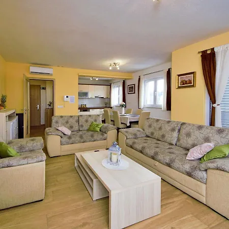 Vila Natasha By Interhome Makarská